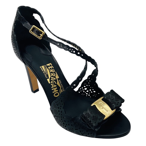 SALVATORE FERRAGAMO BLACK CALFSKIN LEATHER GABRIELLE SANDALS